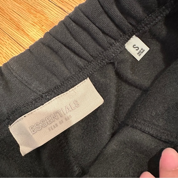 Essentials relaxed sweatpants Black strech limo size XS-XL - Picture 3 of 13